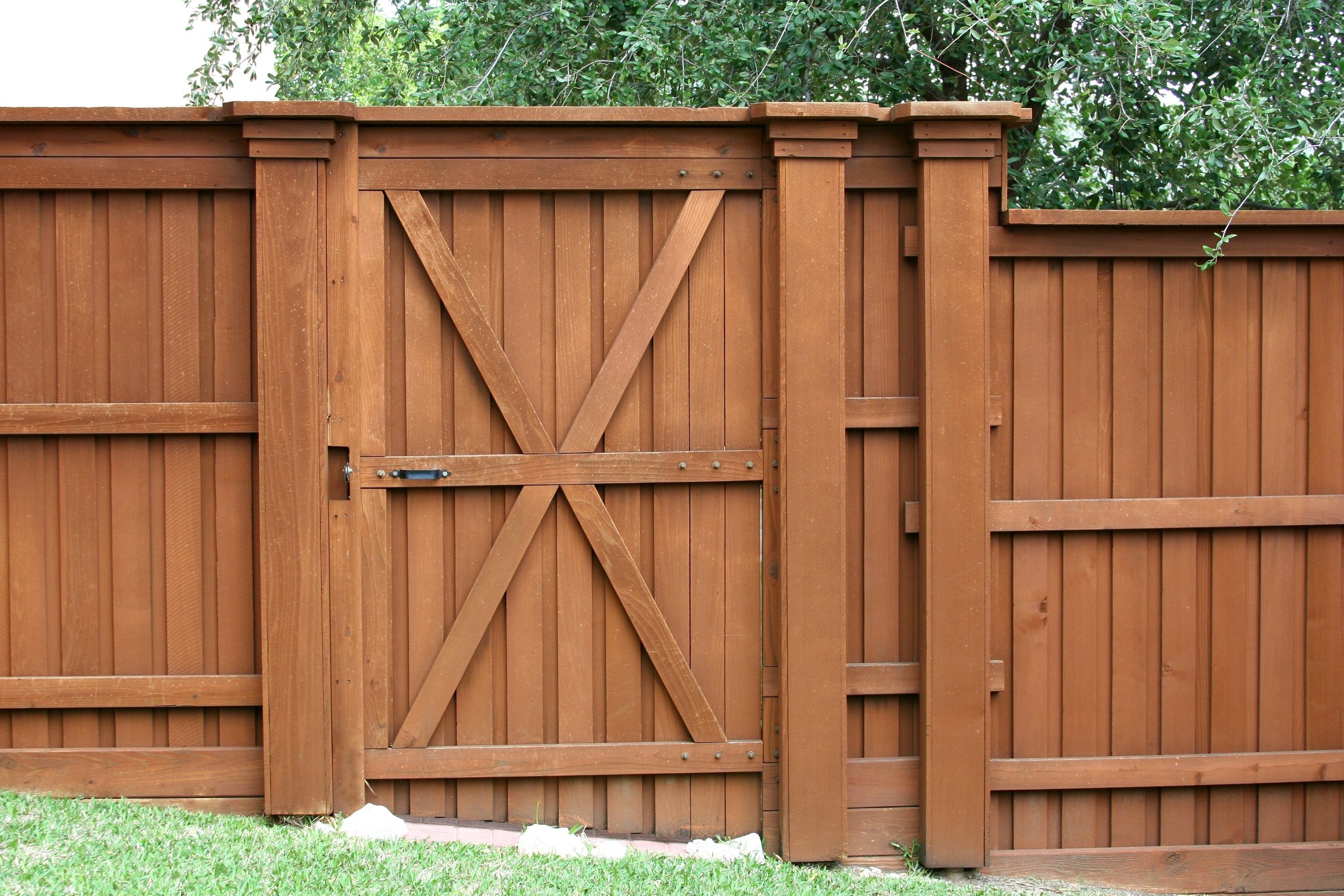 The Right Fence Company in Edmonton Helps You Get the Perfect Fence for Your Needs